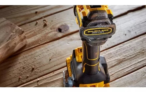 DEWALT Kit Parafusadeira/Furadeira Compacta 1/2 Pol. (13 mm) 20 V MAX* XR + 2 Baterias, Carregador e Bolsa DCD800D2